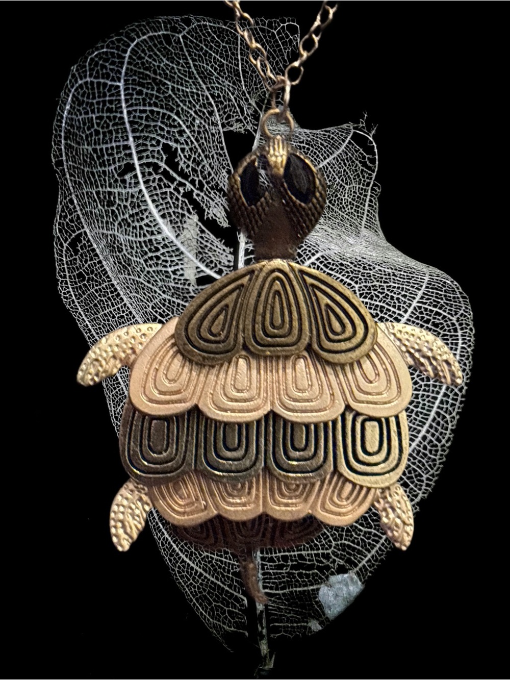 Bronze Articulate Turtle Pendant Necklace - vintage Reptile-Inspired Jewelry